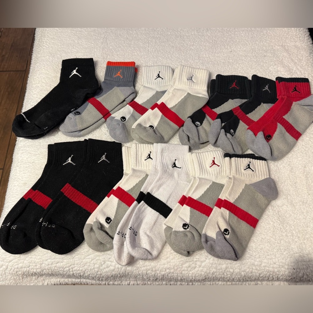 Lot of Vintage 13 Pairs of Air Jordan Quarter Socks